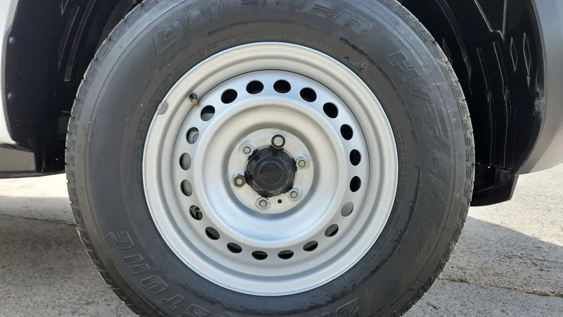 Nissan Np300 2024