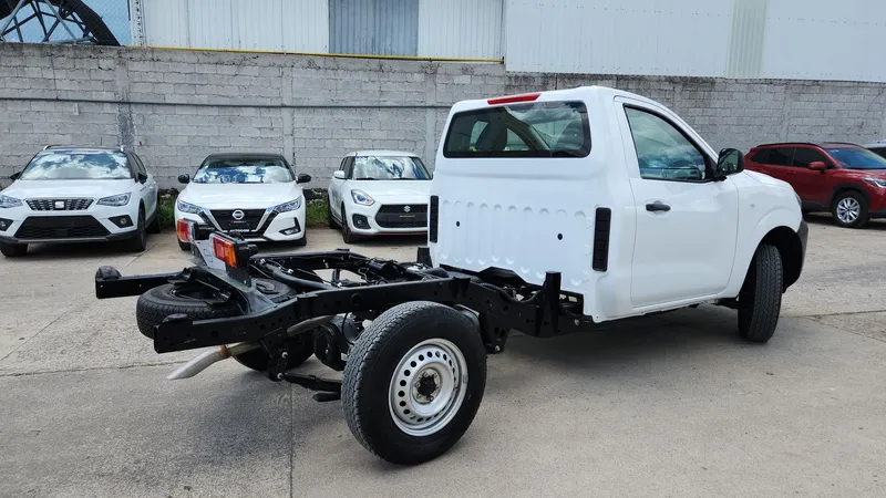 Nissan Np300 2024