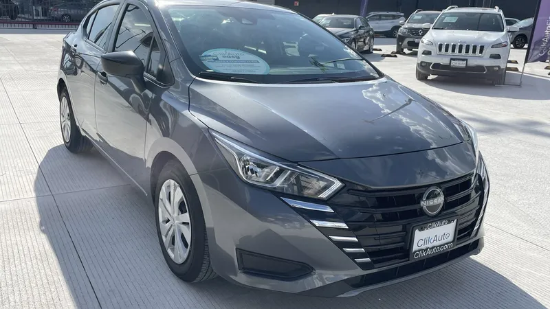 Nissan Versa 2023