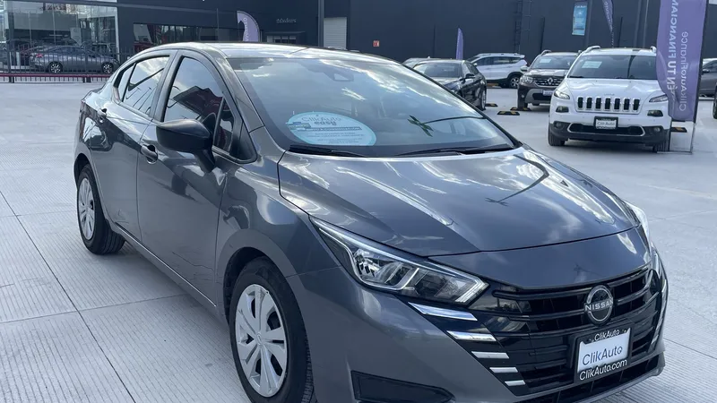 Nissan Versa 2023