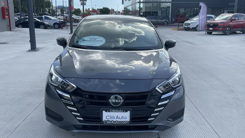 Nissan Versa 2023