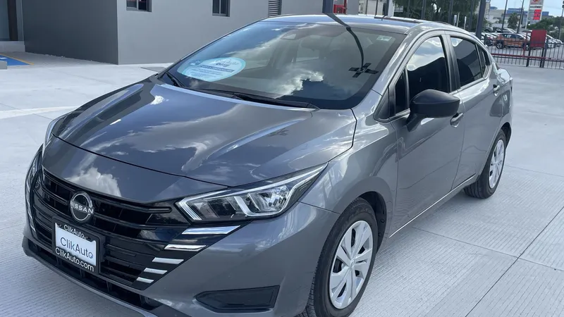 Nissan Versa 2023