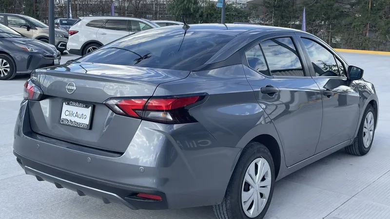 Nissan Versa 2023