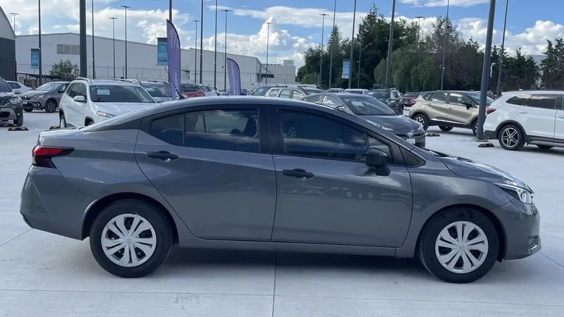 Nissan Versa 2023
