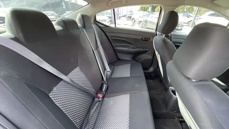 Nissan Versa 2023