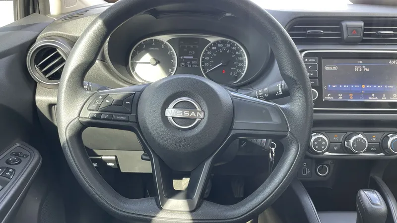 Nissan Versa 2023