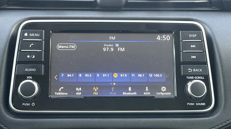 Nissan Versa 2023