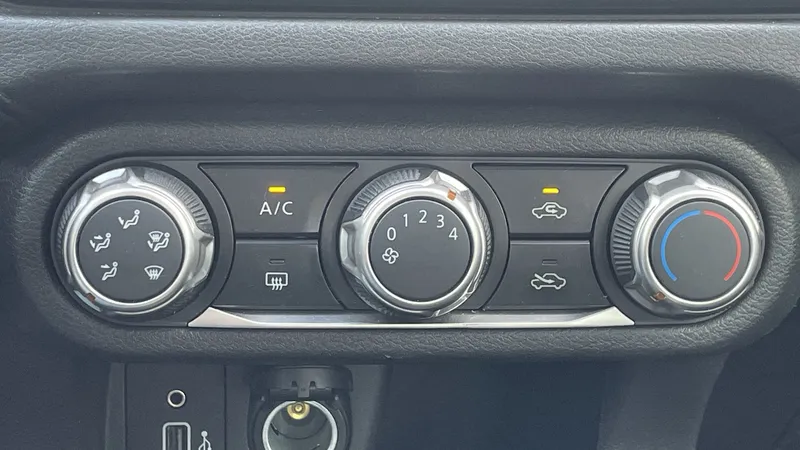 Nissan Versa 2023