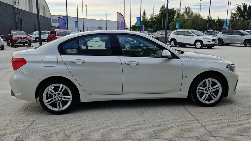 Bmw Serie 1 Sedán 2021