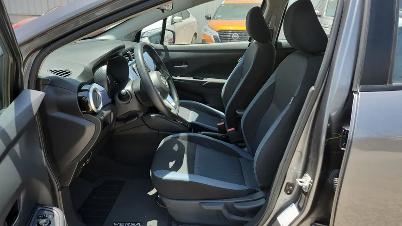 Nissan Versa 2023