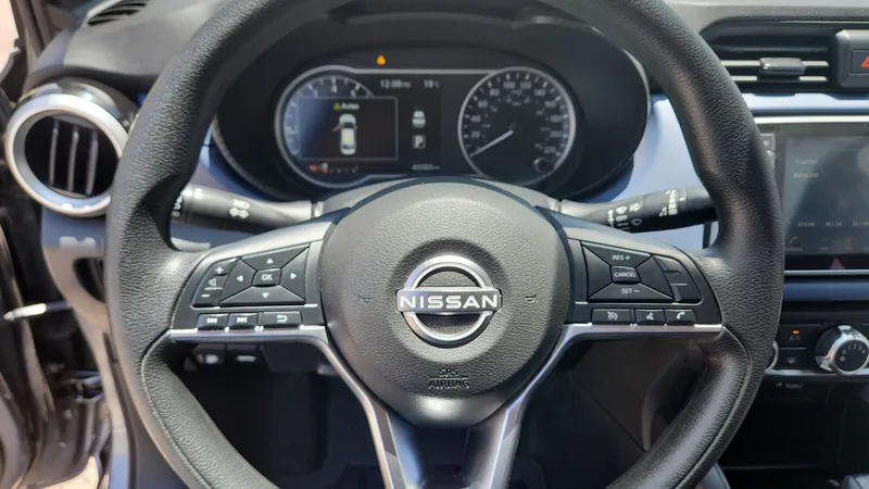 Nissan Versa 2023