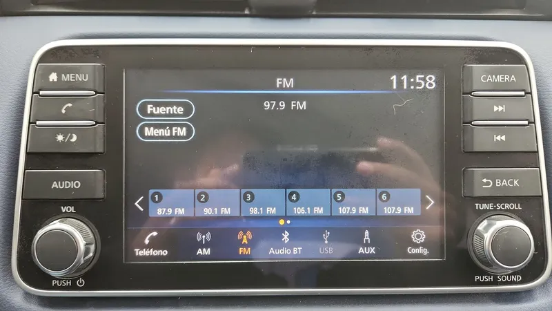 Nissan Versa 2023