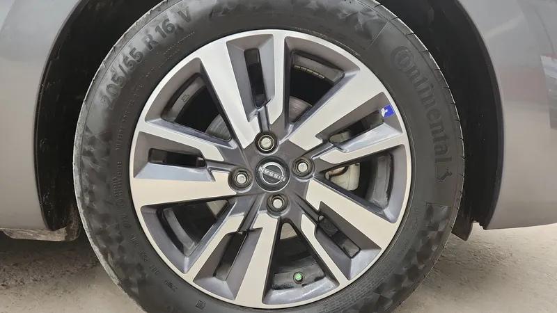 Nissan Versa 2023