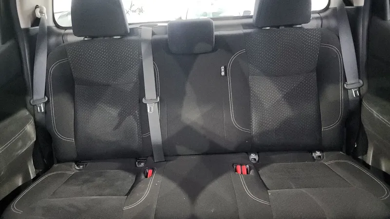 Nissan Np300 2020