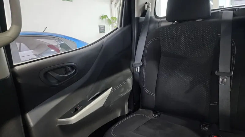 Nissan Np300 2020