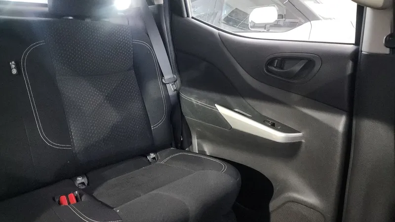 Nissan Np300 2020