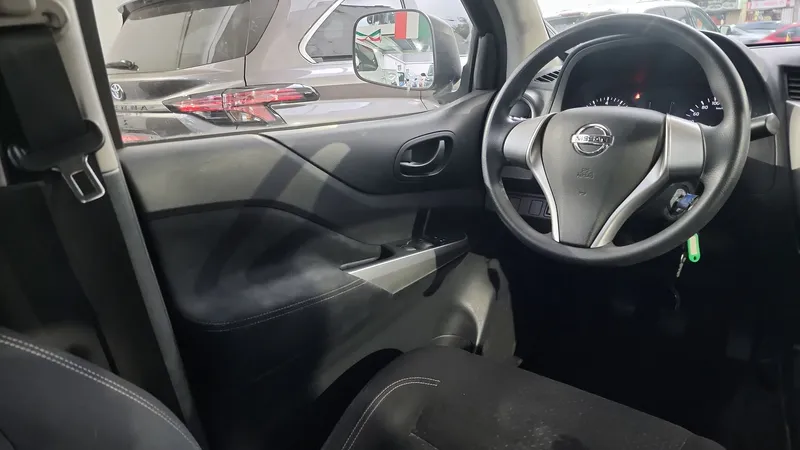 Nissan Np300 2020