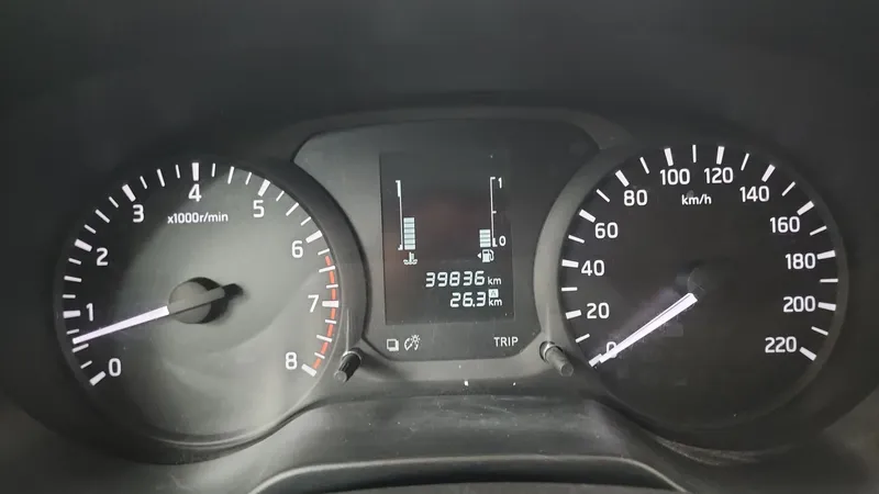 Nissan Np300 2020