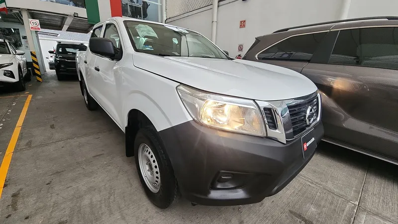 Nissan Np300 2020
