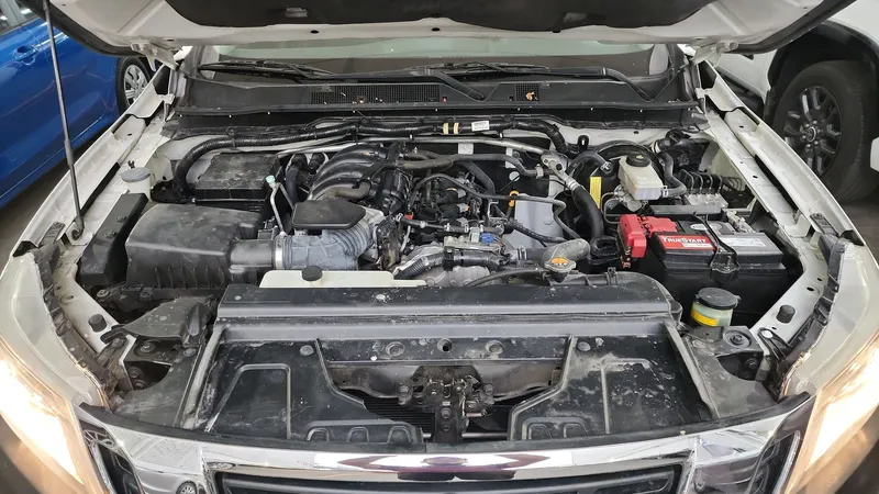 Nissan Np300 2020