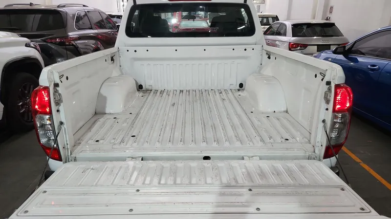 Nissan Np300 2020