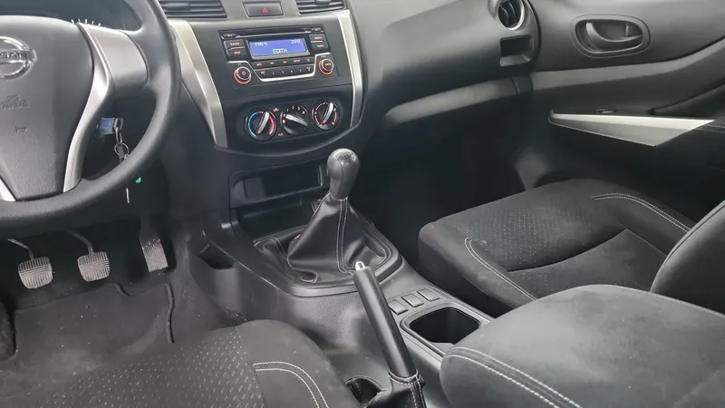Nissan Np300 2020