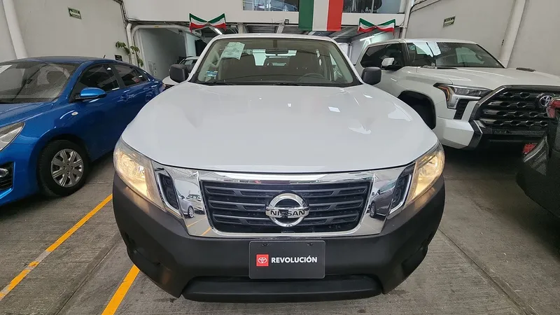 Nissan Np300 2020
