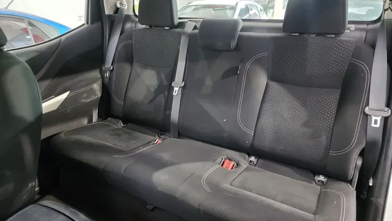 Nissan Np300 2020