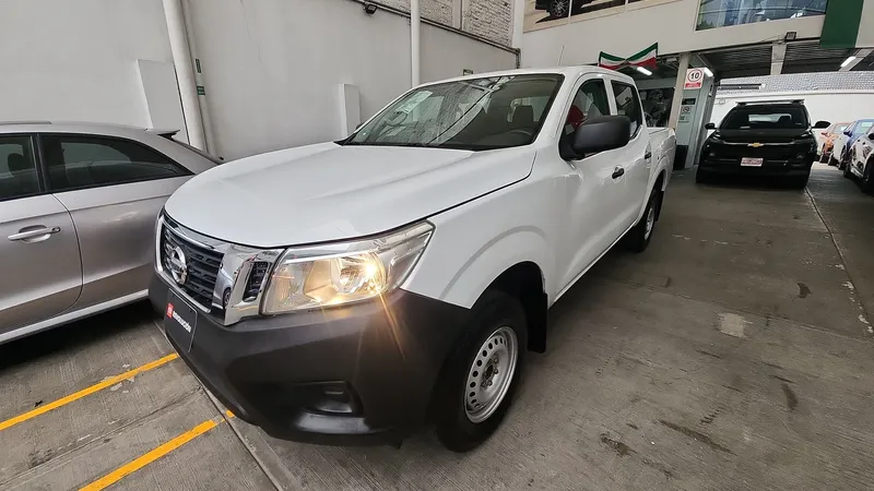 Nissan Np300 2020