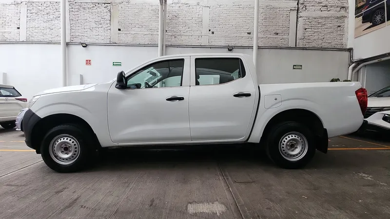 Nissan Np300 2020