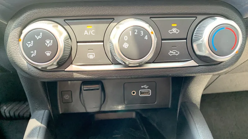 Nissan Versa 2023