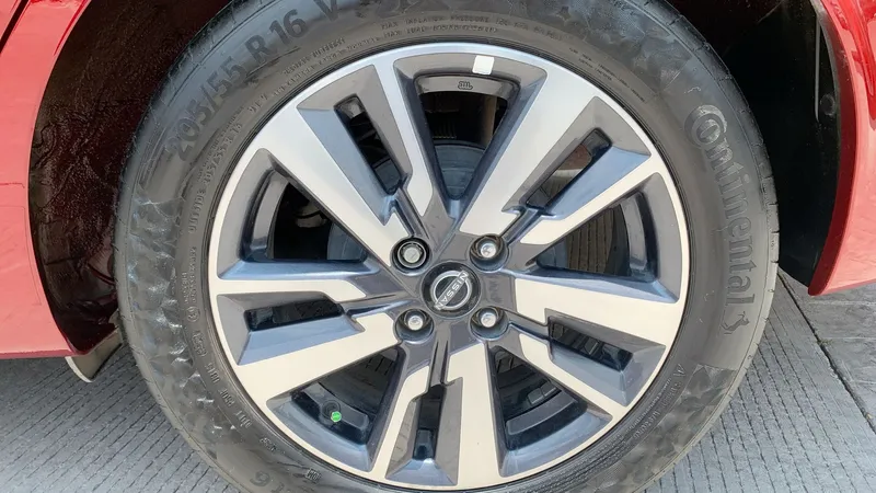 Nissan Versa 2023