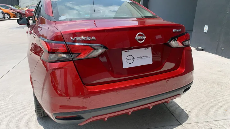 Nissan Versa 2023