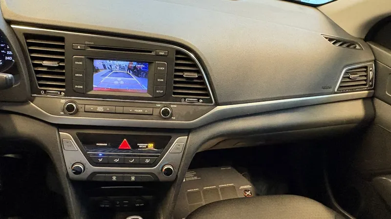 Hyundai Elantra 2018