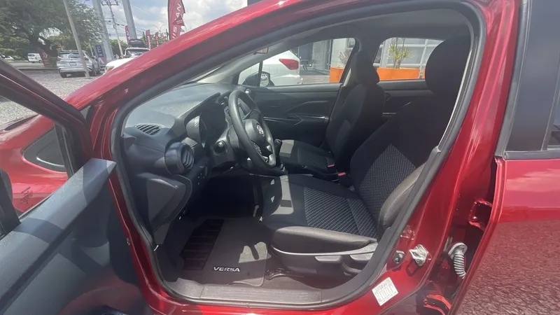Nissan Versa 2024