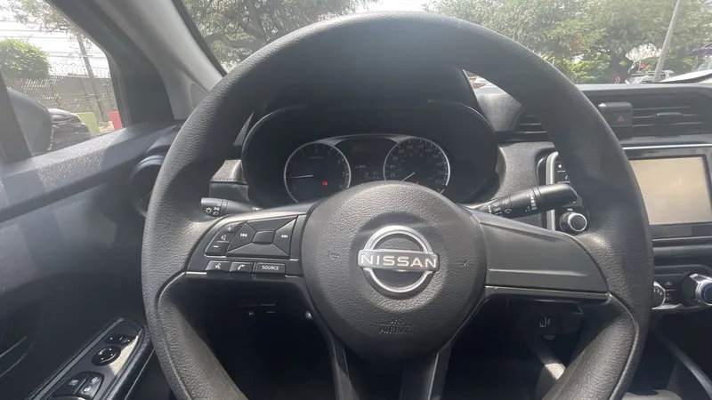 Nissan Versa 2024