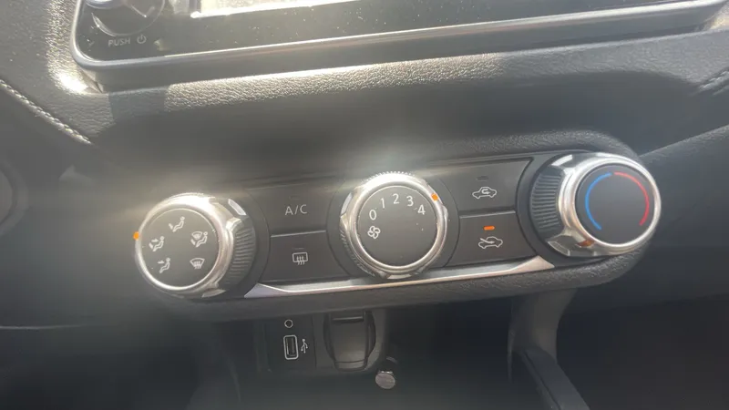 Nissan Versa 2024