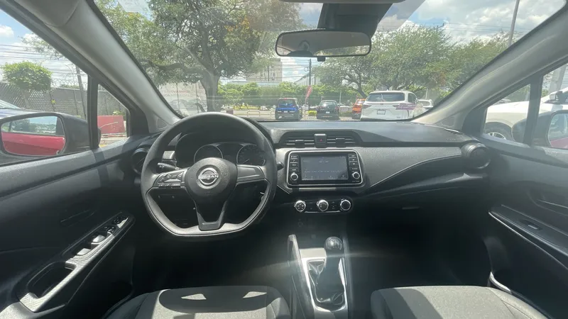 Nissan Versa 2024