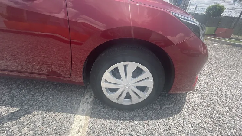Nissan Versa 2024