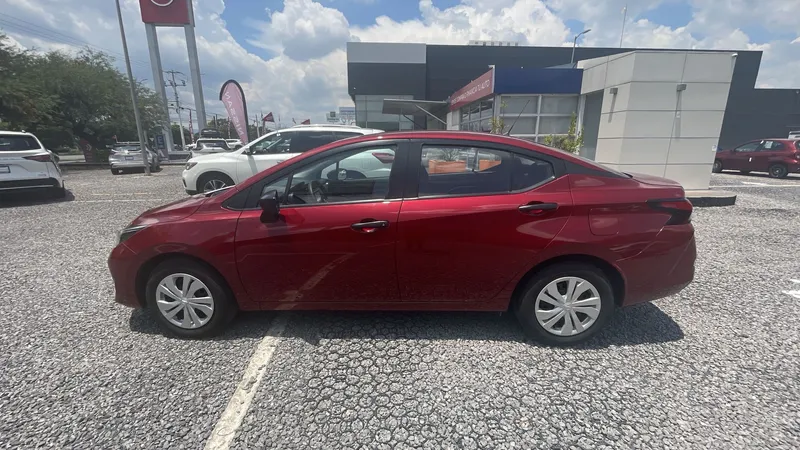 Nissan Versa 2024