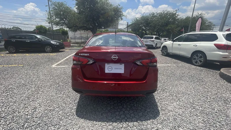 Nissan Versa 2024