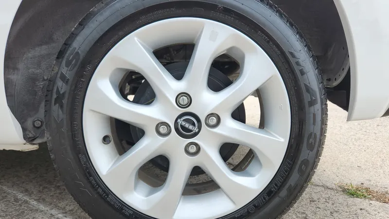 Nissan March 2024