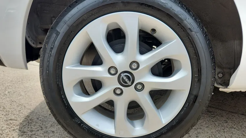 Nissan March 2024