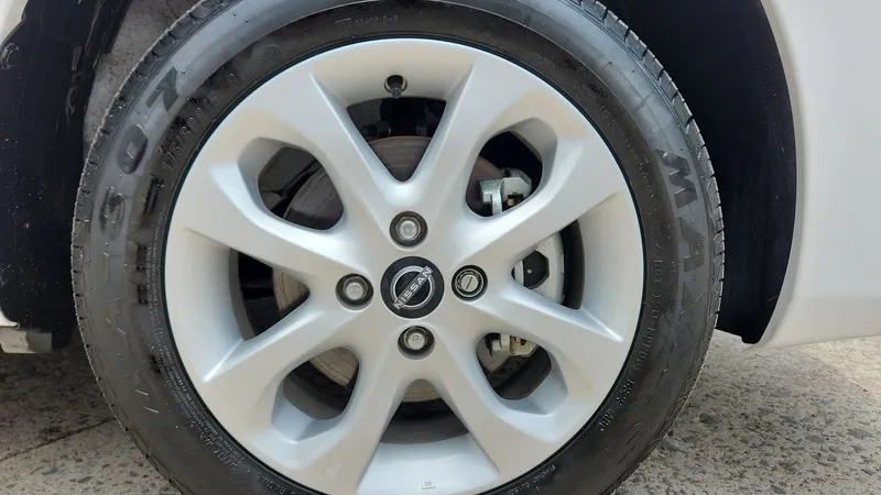 Nissan March 2024
