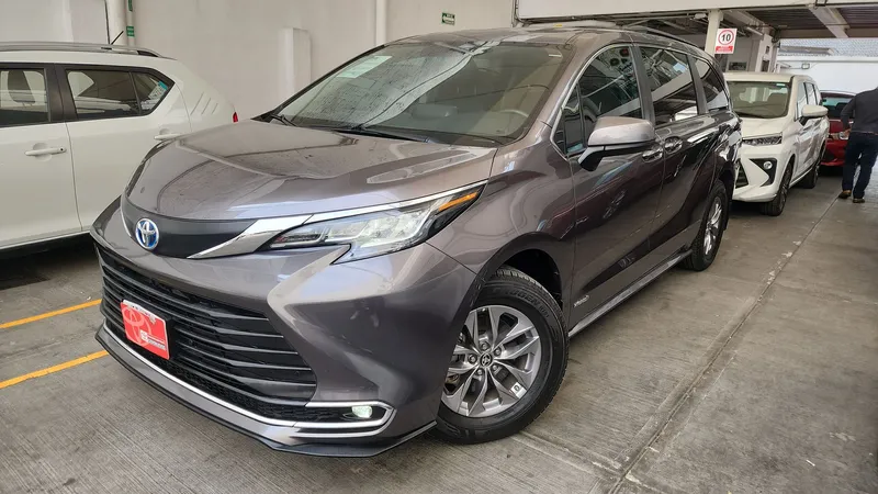 Toyota Sienna 2021