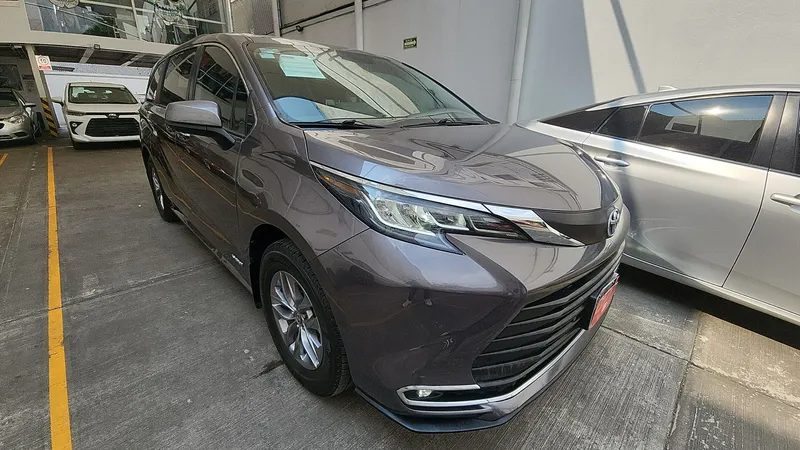 Toyota Sienna 2021