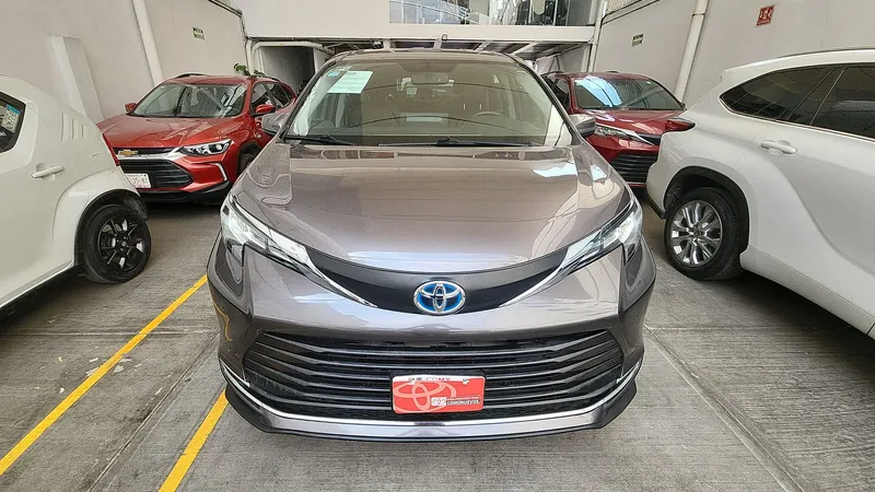Toyota Sienna 2021