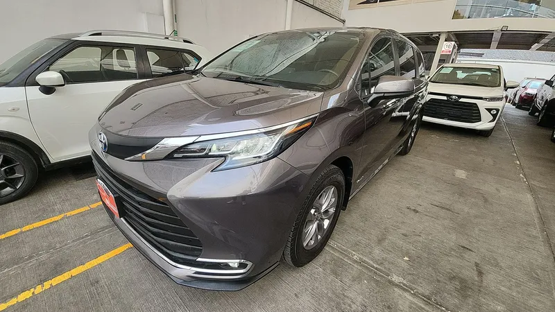 Toyota Sienna 2021