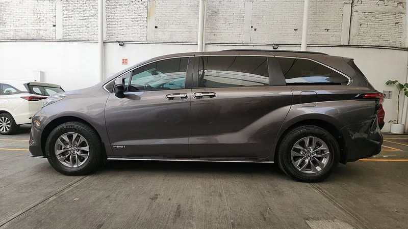 Toyota Sienna 2021