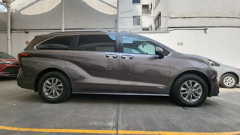 Toyota Sienna 2021